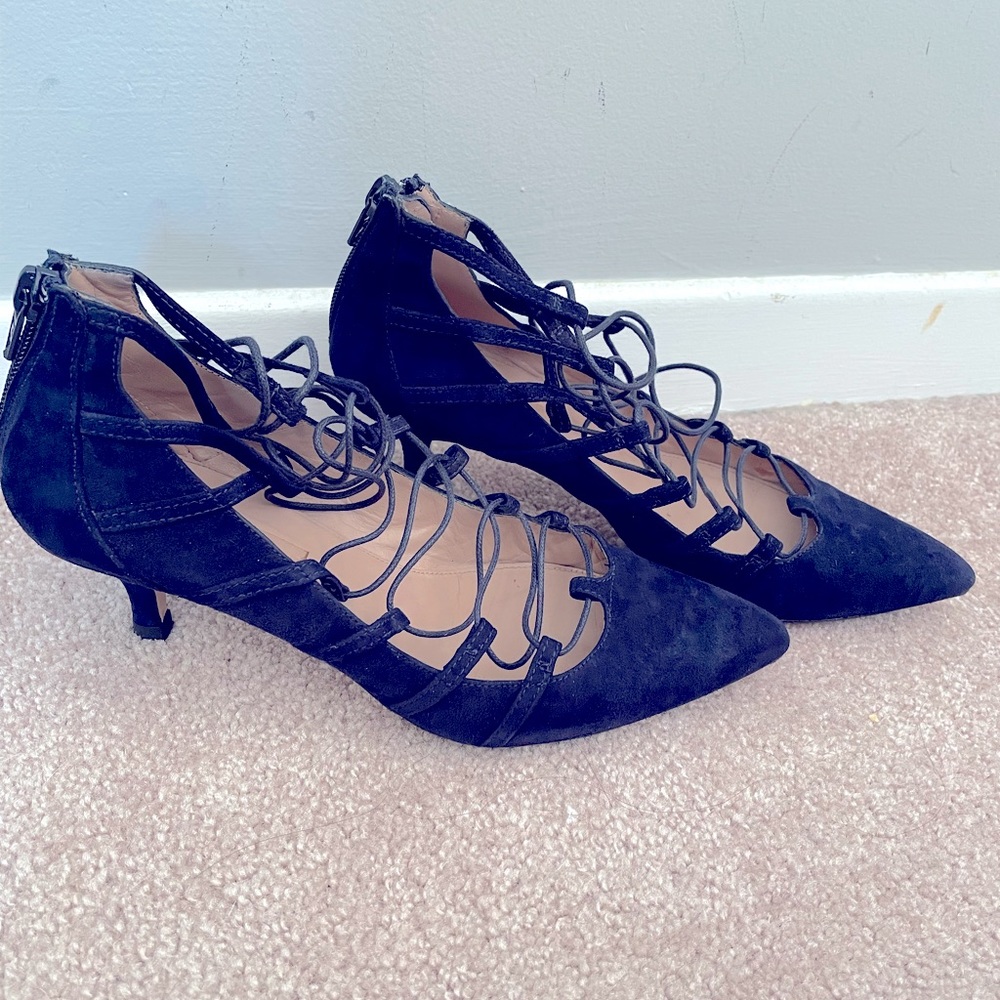 UTERQUE shoes with lace up design. Colour navy blue. Sz 37
